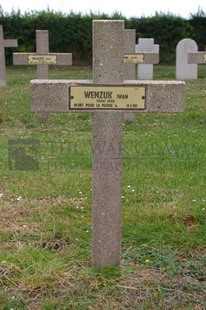 Le Cateau Military Cemetery - Wenzuk, Iwan